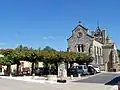La place devant l'église Notre-Dame (sept.&nbsp;2009)