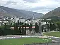 Vue sur le terrain et le quartier croate