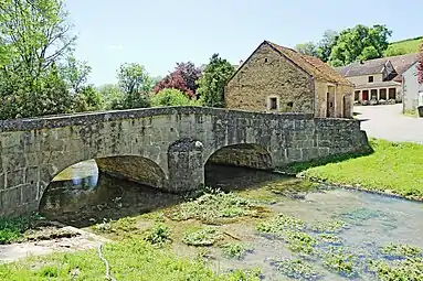 Construit au XVIIIe&nbsp;siècle en pierres de taille.