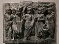 Naissance de Siddhartha Gautama. Gandhara, période Koushan, IIe&nbsp;siècle. Pierre, H. 16 x L. 19,7&nbsp;cm. Met.