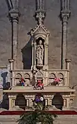 Autel du transept sud avec la statue du Sacré-Cœur