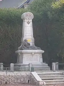 Le monument aux morts.