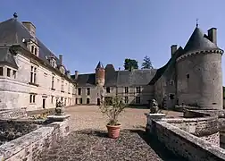 Cour du château.