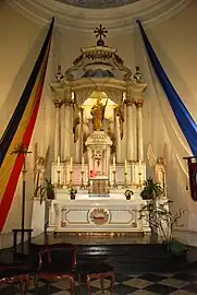 Le maître-autel.
