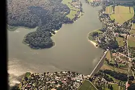 Vue aérienne du barrage.