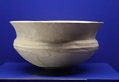 Bol de type « Palace Ware ». Nimroud, VIIIe&nbsp;– VIIe&nbsp;siècle av. J.-C. Ashmolean Museum.