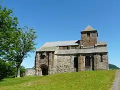 Le flanc sud de l'église.