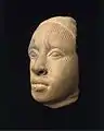 Tête humaine ; Ifè. Terre cuite. Nigeria, XIIe – XVe&nbsp;siècle. H 15,2 cm. Brooklyn Museum