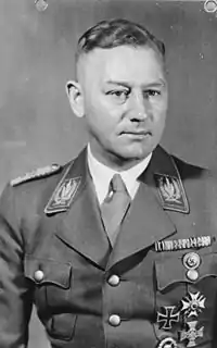 Photograhie en noir et blanc de Victor Lutze, en uniforme en 1939