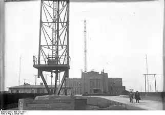 Base du mât d'antenne.