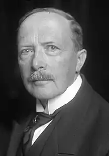 Walter Simons.