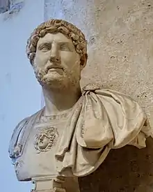 Buste d'Hadrien, son époux.