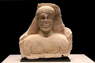 Buste en marbre au nom de Zosimos.