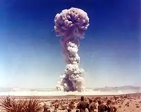 Champignon atomique consécutif à l'essai Dog.