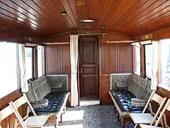 Intérieur de la voiture salon.