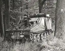 CVRT Samaritan de l'armée belge avec croix-rouges bâchées