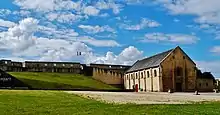 Vue générale de la salle de l'échiquier du château de Caen