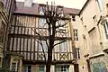 La cour intérieure.