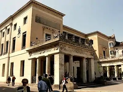 La terrasse-atrium.