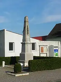 Le monument aux morts.