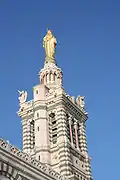 Campanile avec escalier octogonal.
