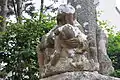 Détail de sculptures sur le fût