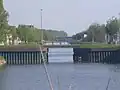 À l'entrée dans Dunkerque au niveau du pont.