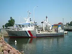 Le Cardonnet : bateau de travaux du port de Ouistreham.