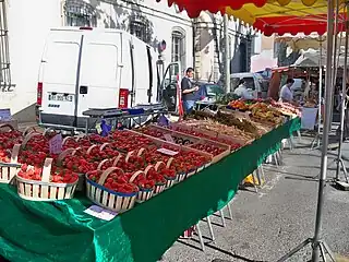 Fraises au marché de Carpentras