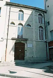 L'extérieur de la synagogue