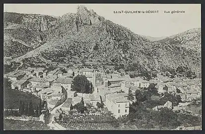 Le village de Saint-Guilhem-le-Désert(carte postale début XXe&nbsp;siècle).