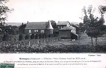 Ancienne carte postale avec une légende indiquant que ce château est un vieux château médiéval du XIIIe&nbsp;siècle