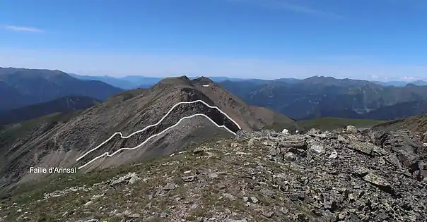 La faille d'Arinsal au coll d'Arenes.