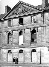 La caserne des Célestins, dans les bâtiments conventuels du XVIIIe&nbsp;siècle, avant leur démolition au XIXe&nbsp;siècle