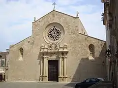 Façade de la cathédrale.