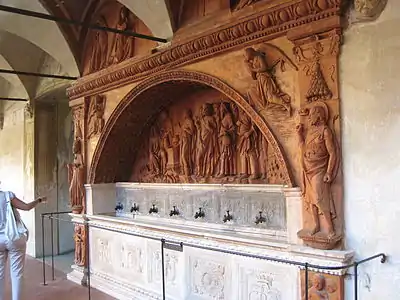 Le bassin du petit cloître, XVe&nbsp;siècle.