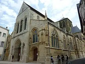 Façade de l'édifice