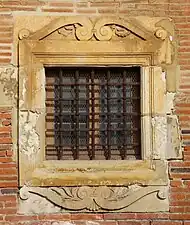 Fenêtre du château de Pibrac.