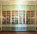La bibliothèque au premier étage