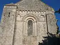 L'église romane, façade.