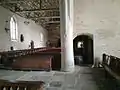 Chapelle de Kersaint - Intérieur, avec le couloir d'accès latéral