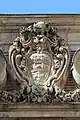 Détail des armoiries, côté cour