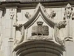 Contre-courbe brisée et anse de panier (1498-1503, château de Blois).