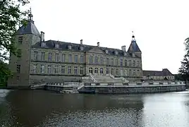 La façade nord, l’escalier monumental et la terrasse