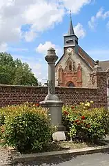 Le monument aux morts.