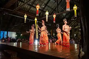Benjarong kantoke