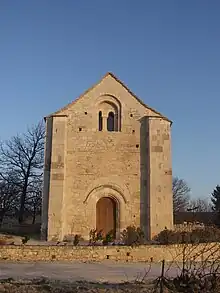 Photo de la façade de La Clastre (Eglise Saint-Étienne, XIe&nbsp;siècle)