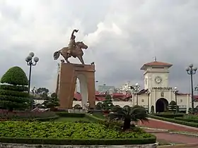 Place Quach Thi Trang et marché Bên Thành