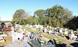 Le cimetière.