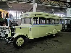 Autocar Citroën C6 G1 2&nbsp;tonnes long construit en 1932 par la division poids lourds à Levallois. Exemplaire des TCVL (transports en commun de la ville de Lourdes) actuellement au musée de l'AMTUIR.